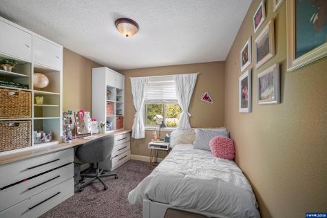 2015 Landaggard Drive NW Salem OR 97304