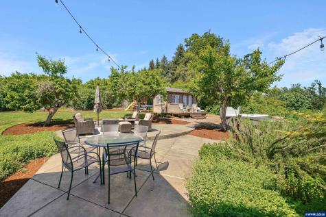 2015 Landaggard Drive NW Salem OR 97304