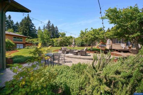 2015 Landaggard Drive NW Salem OR 97304