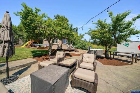 2015 Landaggard Drive NW Salem OR 97304