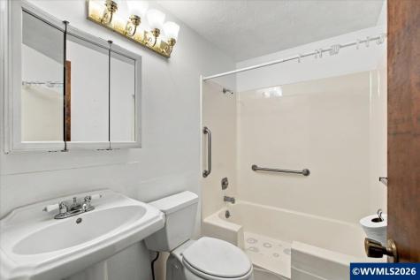 435 Angelee Court Lebanon OR 97355