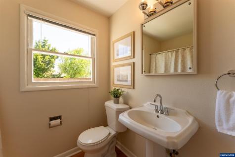 1235 Walnut Street SW Albany OR 97321