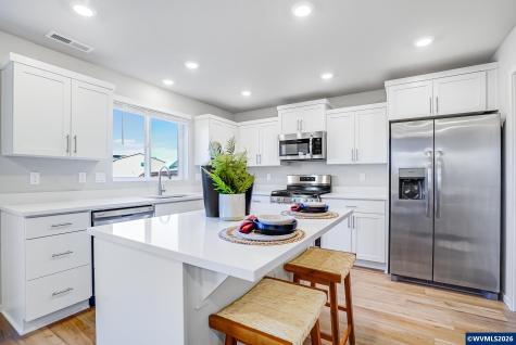 1544 Brown Street Woodburn OR 97071