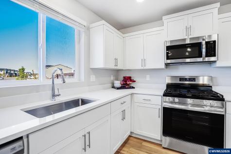 1544 Brown Street Woodburn OR 97071
