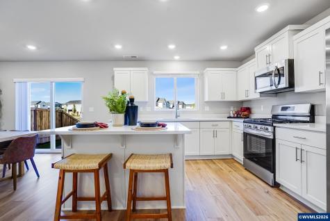 1544 Brown Street Woodburn OR 97071