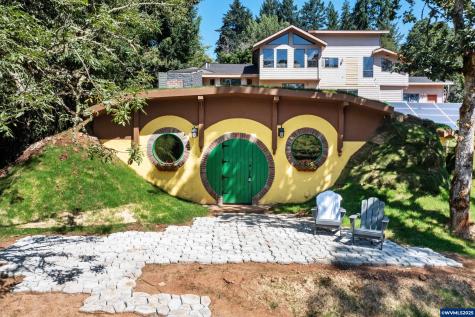 2784 Ballyntyne Road S Salem OR 97302