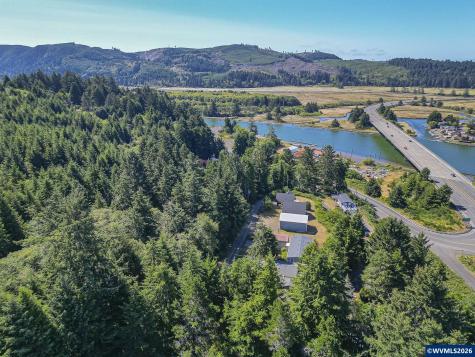 197 S Wells Drive Lincoln City OR 97367