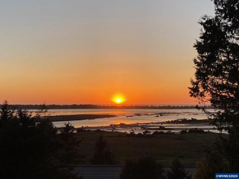 197 S Wells Drive Lincoln City OR 97367