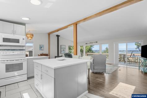 197 S Wells Drive Lincoln City OR 97367