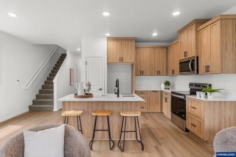 1584 Brown Street Woodburn OR 97071