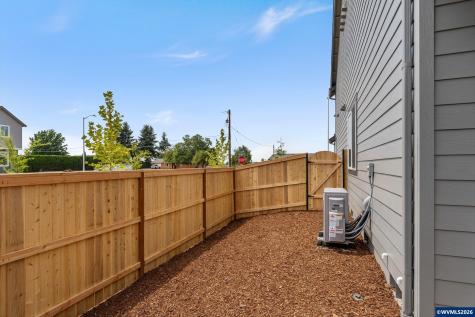 1584 Brown Street Woodburn OR 97071