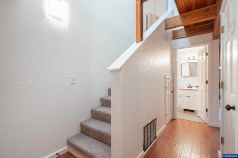 274 NE Powderhorn Drive Corvallis OR 97330