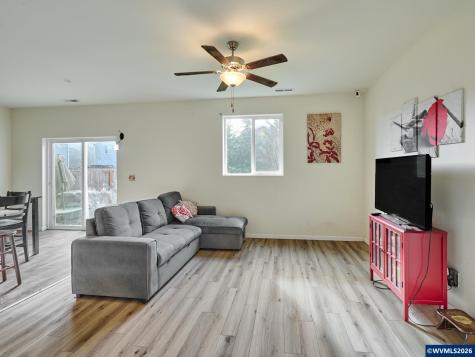 1986 NW 23rd Street Mcminnville OR 97128