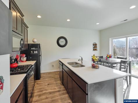 1986 NW 23rd Street Mcminnville OR 97128