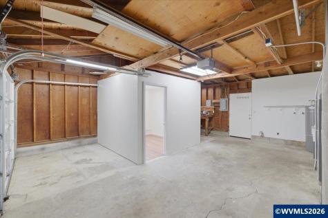 296 46th Avenue SE Salem OR 97317-0000