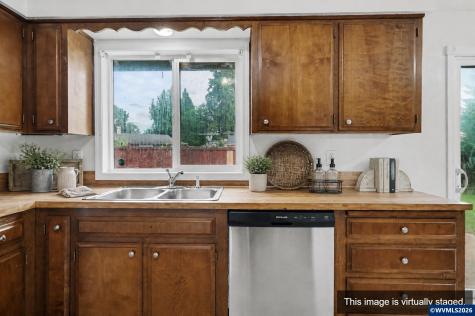 4681 Buckskin Court NE Salem OR 97305