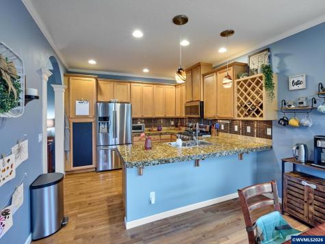 2663 Baines Bl Hubbard OR 97032