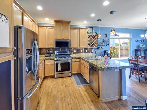 2663 Baines Bl Hubbard OR 97032
