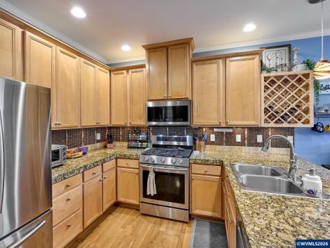 2663 Baines Bl Hubbard OR 97032