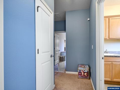 2663 Baines Bl Hubbard OR 97032