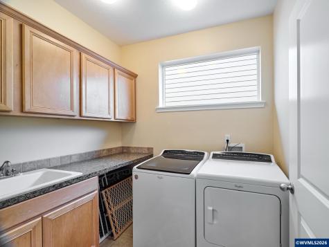 2663 Baines Bl Hubbard OR 97032
