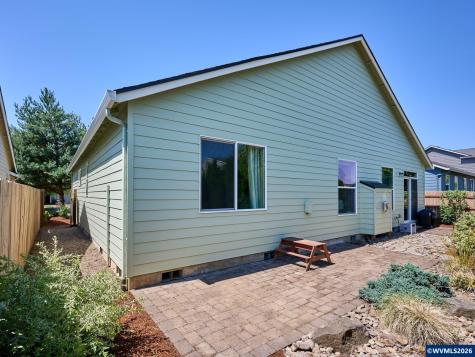 2663 Baines Bl Hubbard OR 97032