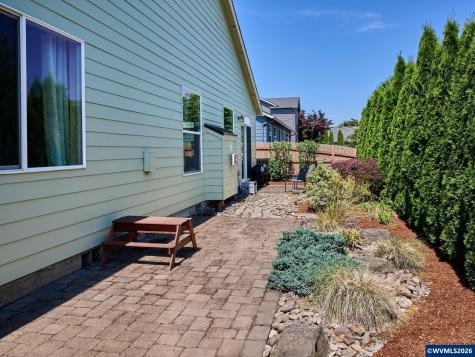 2663 Baines Bl Hubbard OR 97032
