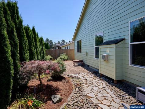 2663 Baines Bl Hubbard OR 97032