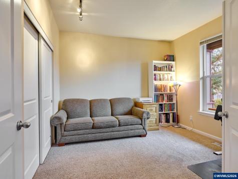 2663 Baines Bl Hubbard OR 97032