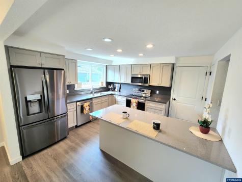 540 Wormwood Drive SE Salem OR 97306