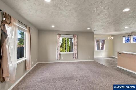 2677 Kingston Way NW Albany OR 97321