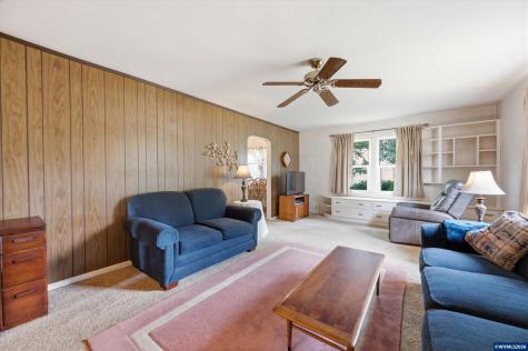 1285 E Ellendale Avenue Dallas OR 97338