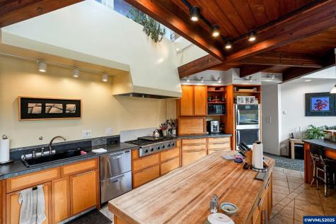 4300 Briar Knob Lp NE Scotts Mills OR 97375