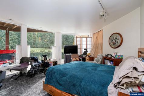 4300 Briar Knob Lp NE Scotts Mills OR 97375