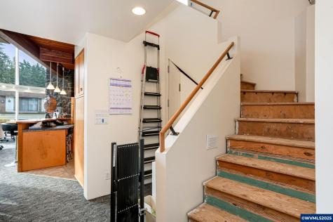 4300 Briar Knob Lp NE Scotts Mills OR 97375