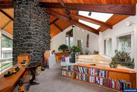 4300 Briar Knob Lp NE Scotts Mills OR 97375