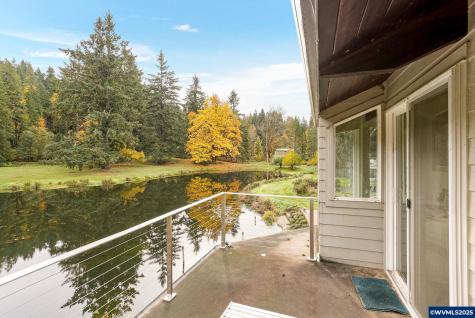 4300 Briar Knob Lp NE Scotts Mills OR 97375