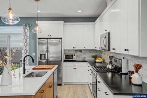5520 Crossler Meadow Lp SE Salem OR 97306-9177