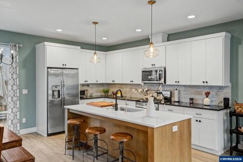 5520 Crossler Meadow Lp SE Salem OR 97306-9177