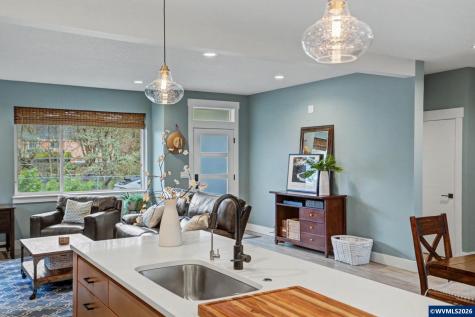 5520 Crossler Meadow Lp SE Salem OR 97306-9177