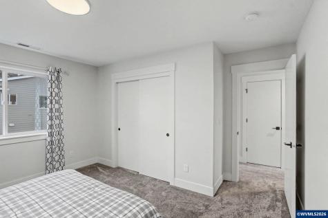 5520 Crossler Meadow Lp SE Salem OR 97306-9177