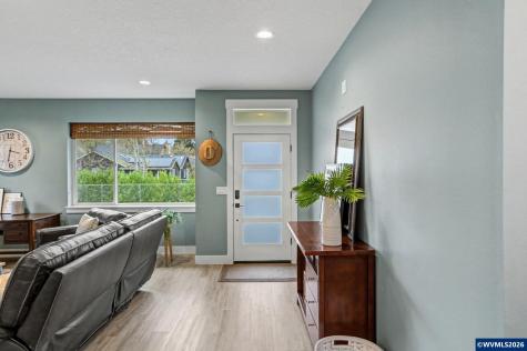 5520 Crossler Meadow Lp SE Salem OR 97306-9177