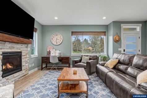 5520 Crossler Meadow Lp SE Salem OR 97306-9177