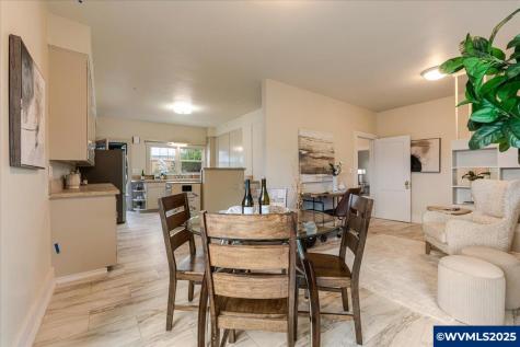 985 N 4th Avenue Stayton OR 97383