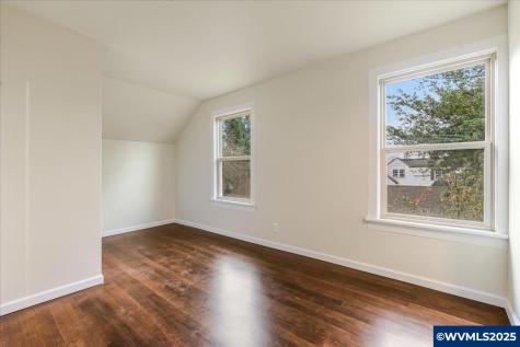 985 N 4th Avenue Stayton OR 97383