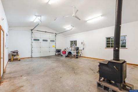 985 N 4th Avenue Stayton OR 97383