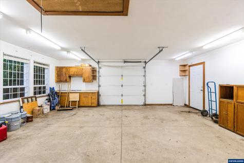 985 N 4th Avenue Stayton OR 97383