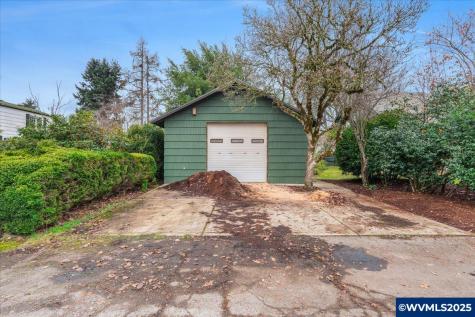 985 N 4th Avenue Stayton OR 97383