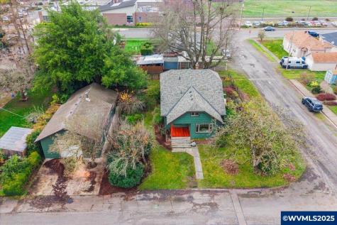 985 N 4th Avenue Stayton OR 97383
