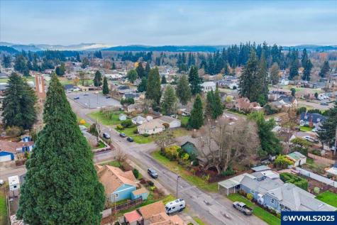 985 N 4th Avenue Stayton OR 97383